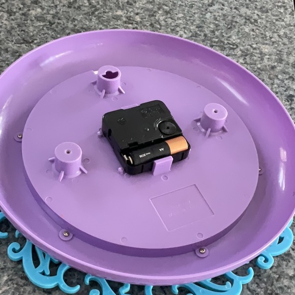 Tinker Bell  wall clock. Pretty Little Pixie. Disney. - Picture 3 of 5